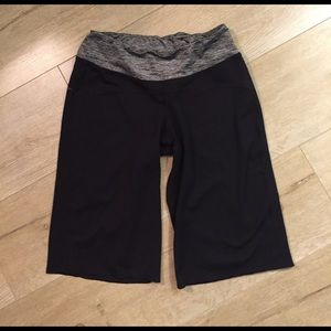 Capri yoga pant—like groove crop