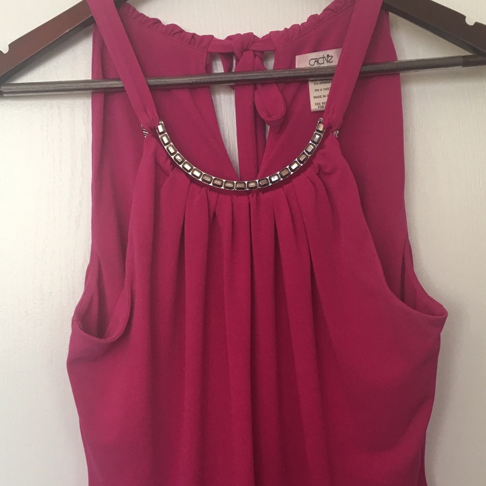 Cache-magenta top with metal accent