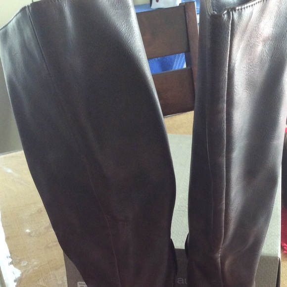 Boots - Picture 2 of 4