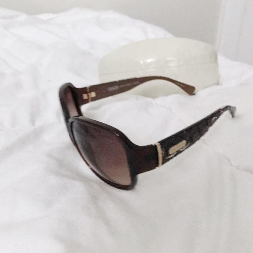 Coach Sunglasses - Picture 4 of 4