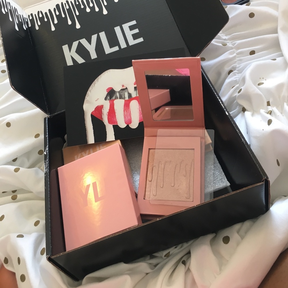 🍓🍰STRAWBERRY SHORTCAKE KYLIGHTER 🍓🍰
