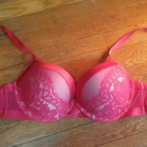 Gently worn. Already washed. VS bra
