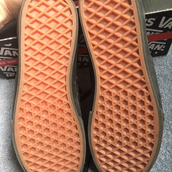 Vans - Picture 4 of 4