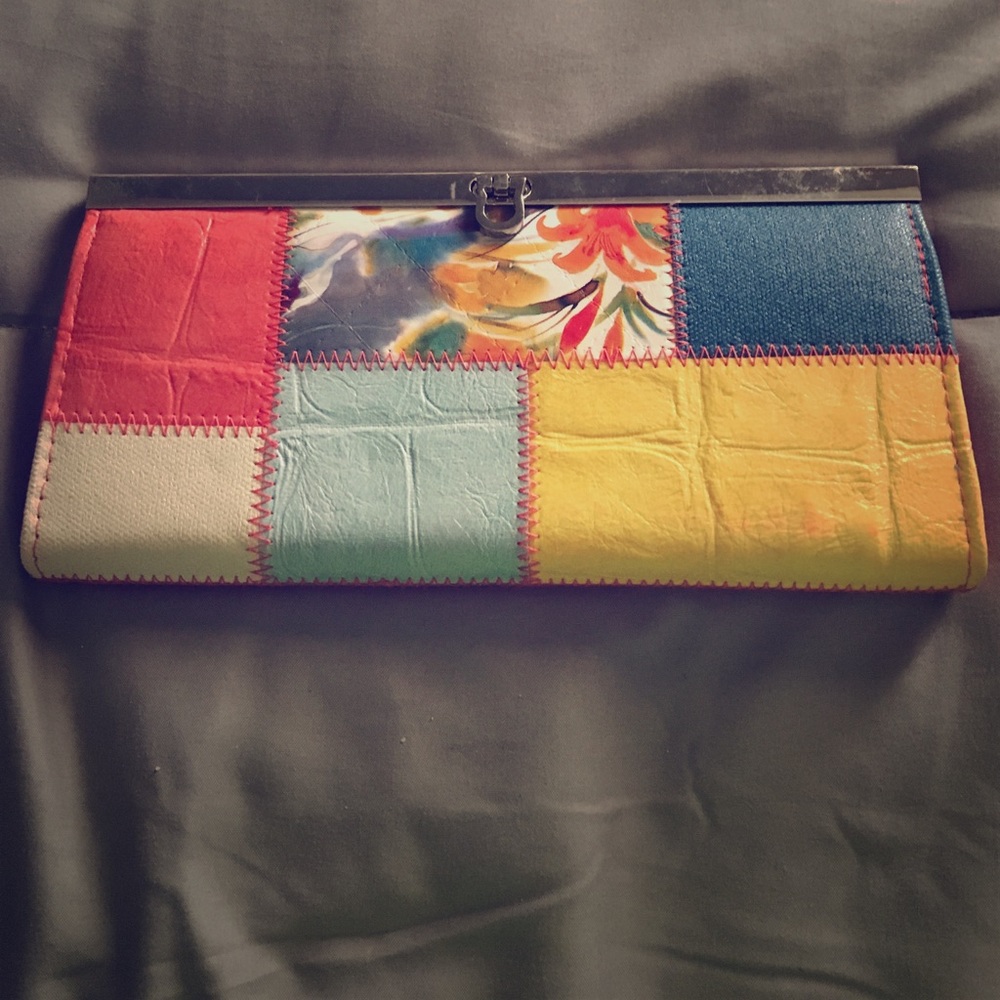 Brand New Wallet W/ Peach Back,Sides, & Inside