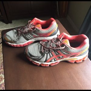 ASIC tennis shoes size 10 narrow