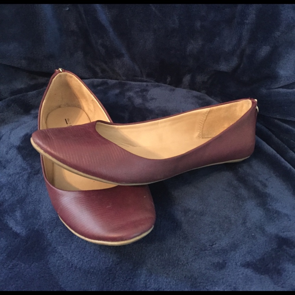 Maroon flats