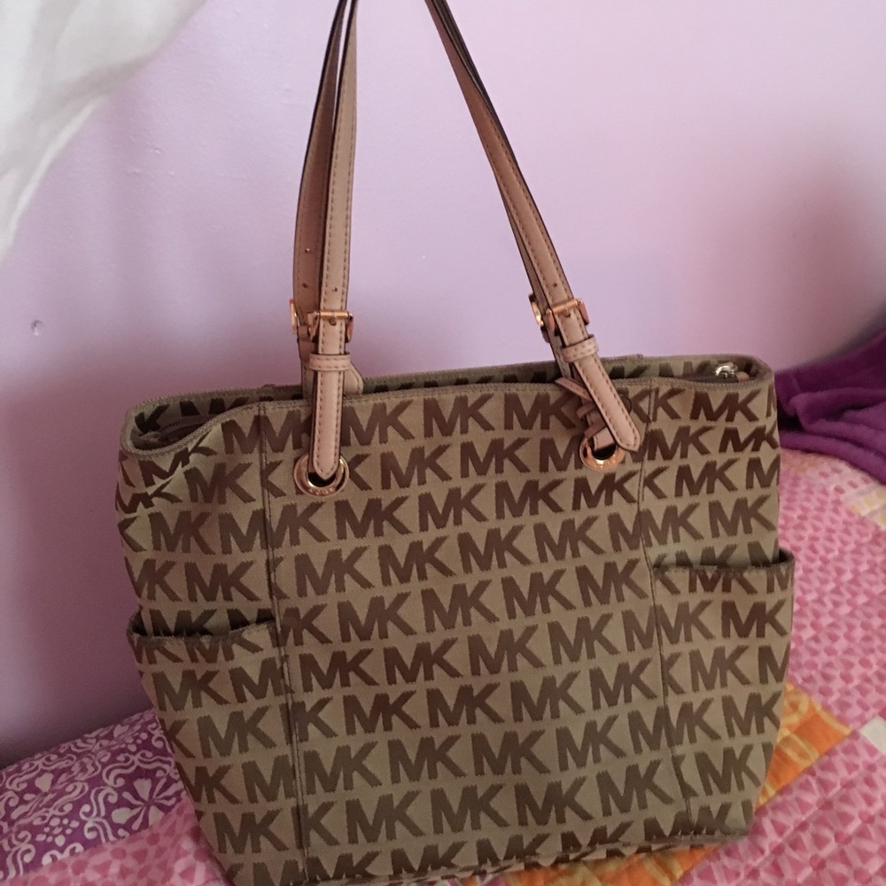 Michael Kors hand bag