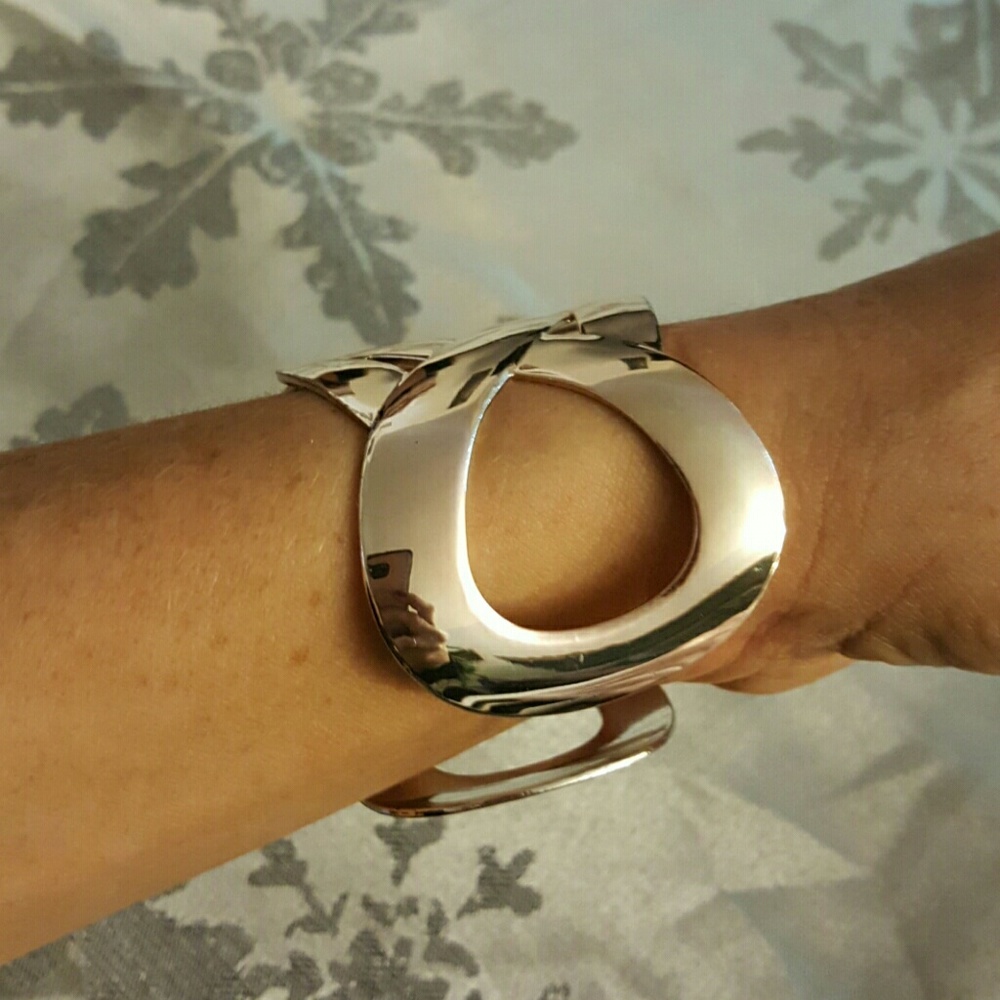 Silver cuff bracelet . πππ - Picture 3 of 4