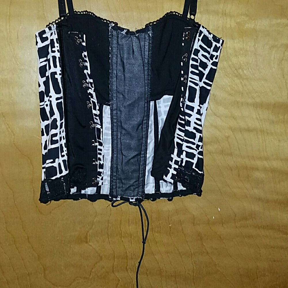 Corset - Picture 2 of 3