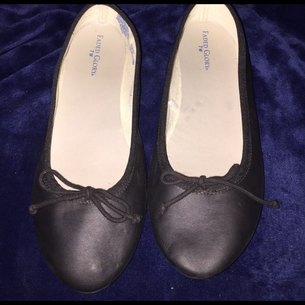 Barely worn black flats