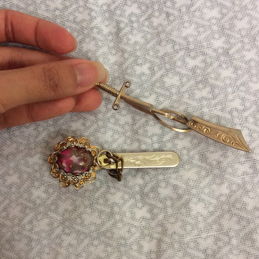 FREE w/ purchase Bundle of 2 Vintage Tie Clips