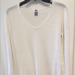 V-neck lightweight sweater