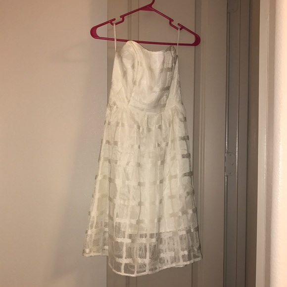 White Everleign Chiffon Strapless Dress - Picture 4 of 4