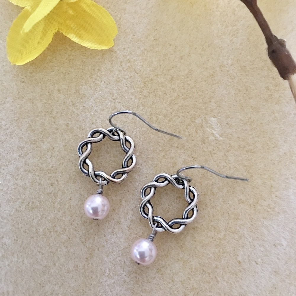 Ring and Pearl Earrings - Picture 2 of 3