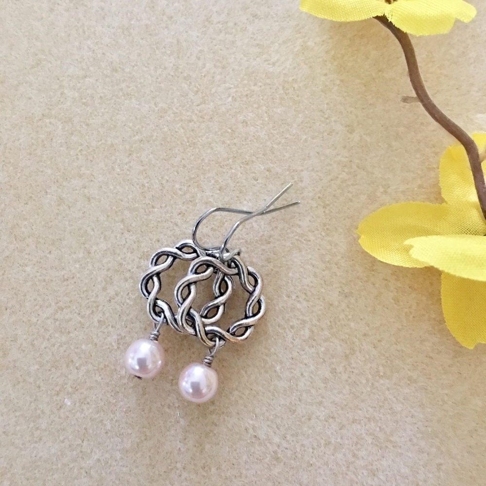Ring and Pearl Earrings - Picture 3 of 3