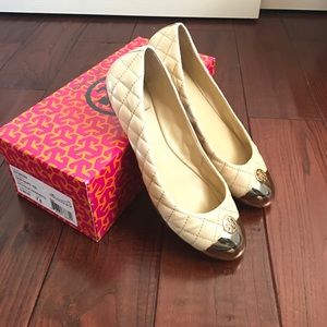 TORY BURCH KAITLIN BALLET TAUPE