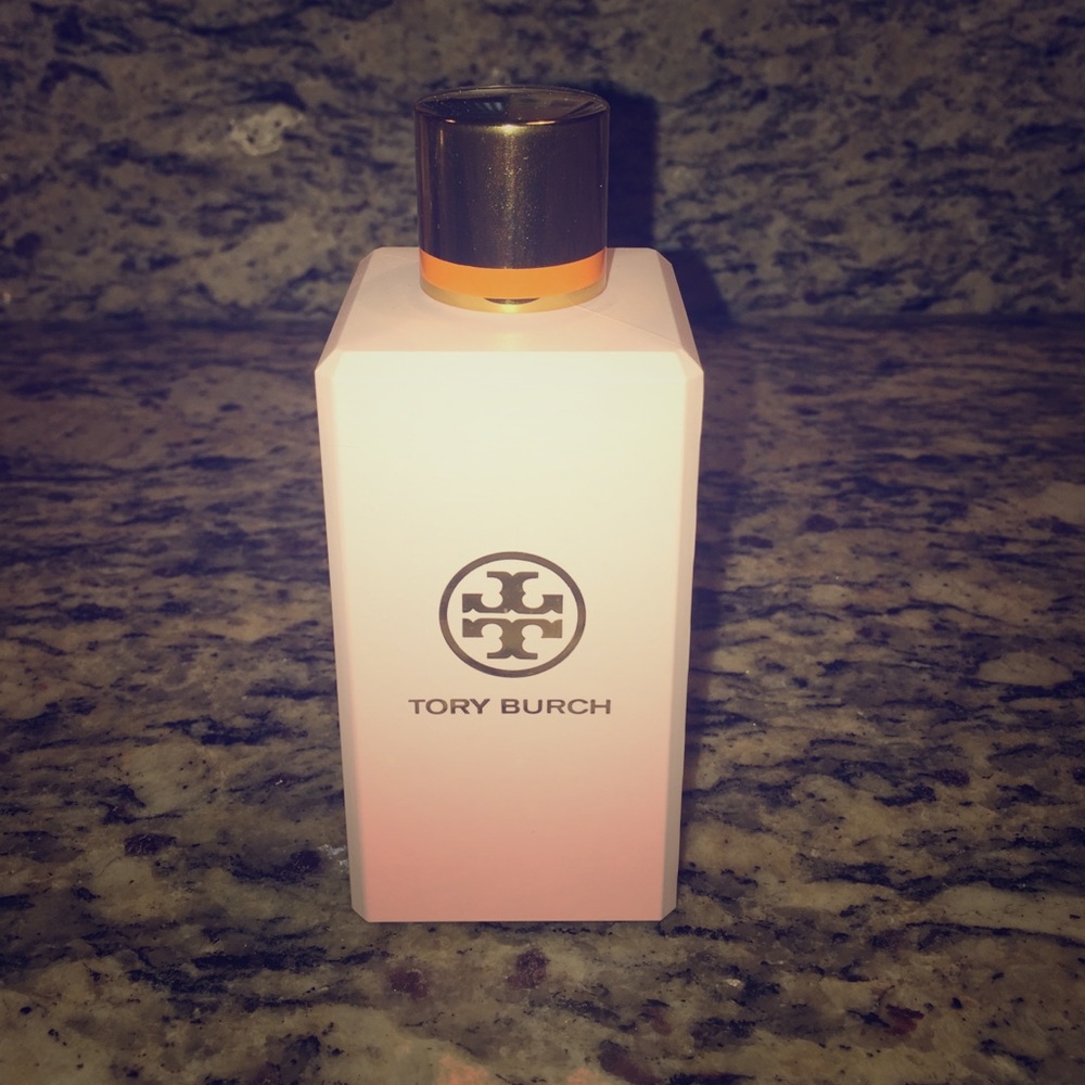 💎Tory Burch 7.6 oz Body Lotion💎