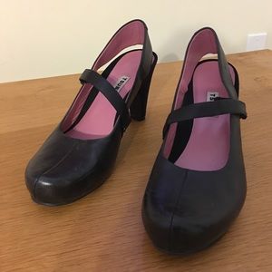 TSUBO platform heels black