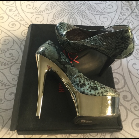 Snake skin print heels - Picture 4 of 4