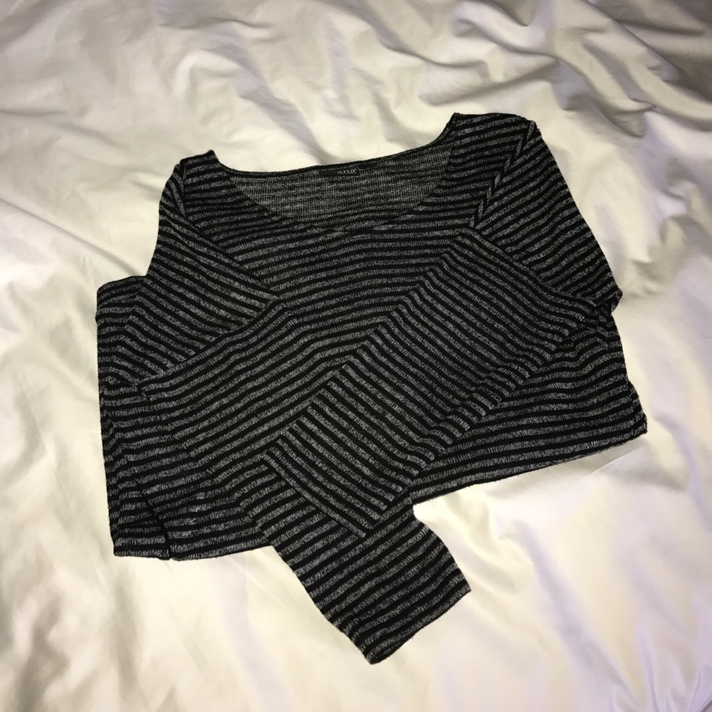 Black high low shirt