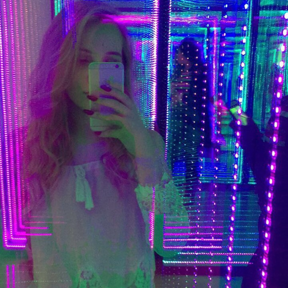 Meet your Posher, Abigail