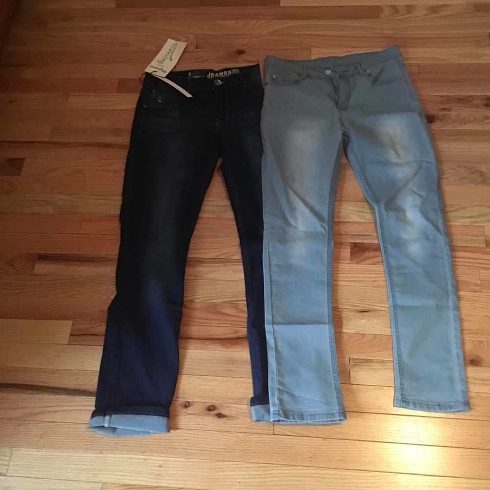 Loose Fit Jeans + Slim Fit Jeans