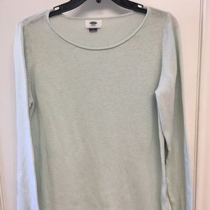 Scoop neck light weight sweater