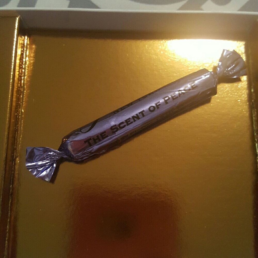 Authentic Bond no.9 - Picture 2 of 3