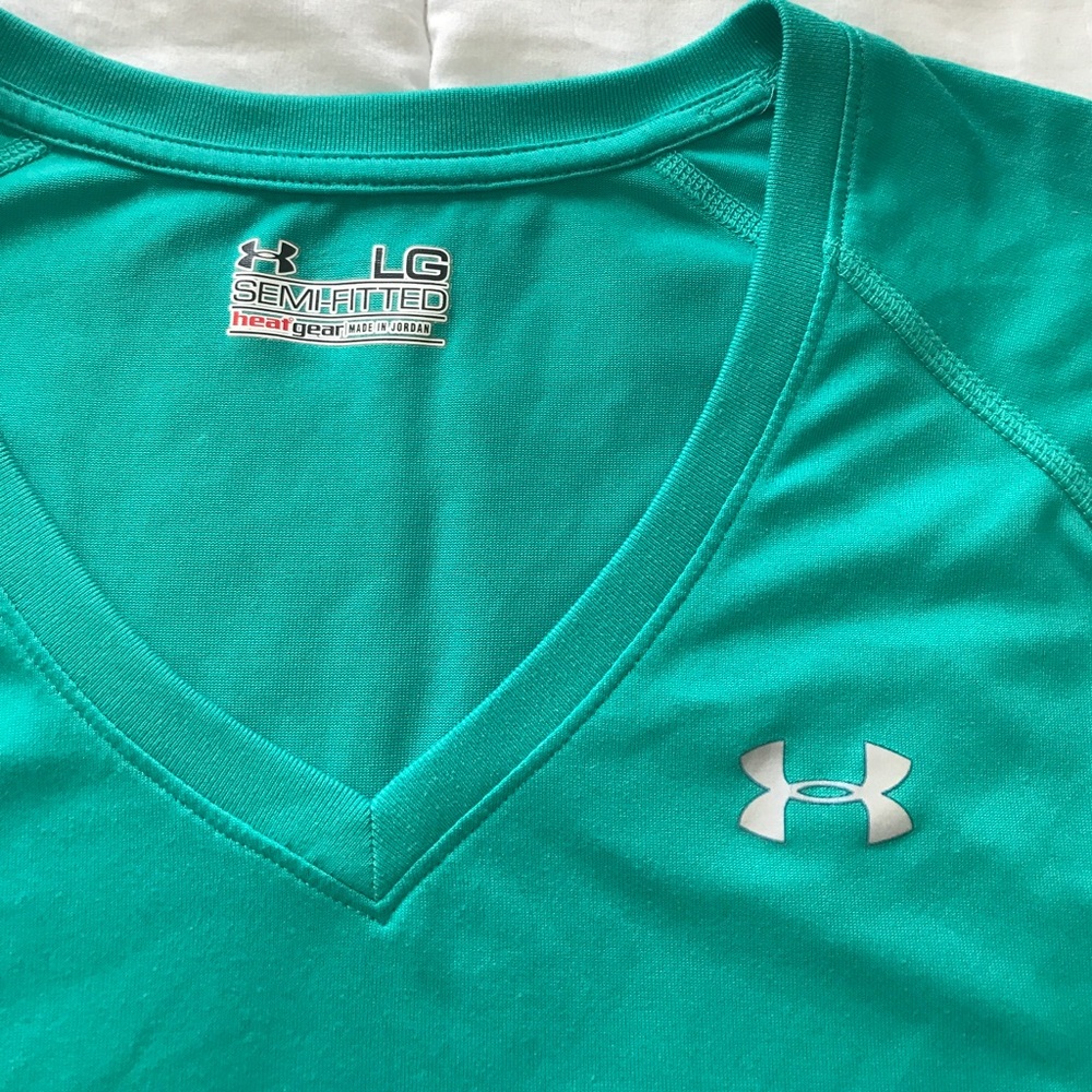 Under Armour semi fitted tee