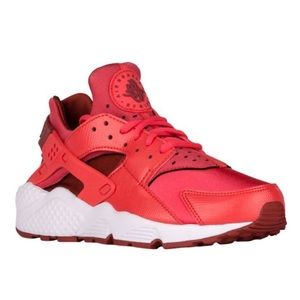 Nike Air Hurache in Red and White