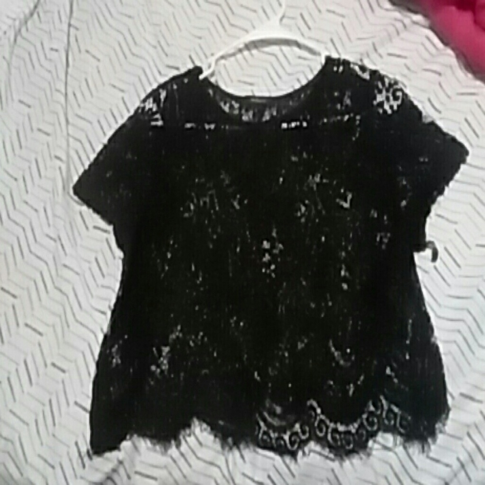 Black lace crop
