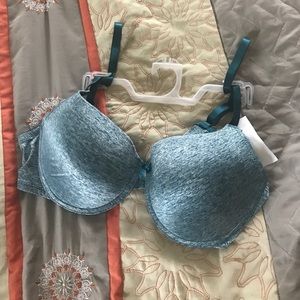 Brand new, tags still attached 38C padded bra!