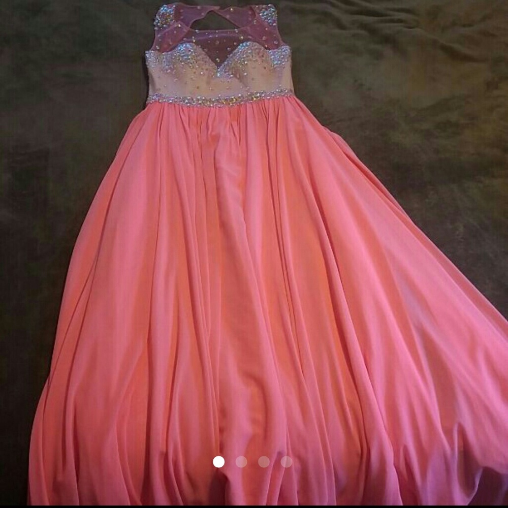 Prom dress size M. Only worn 1x