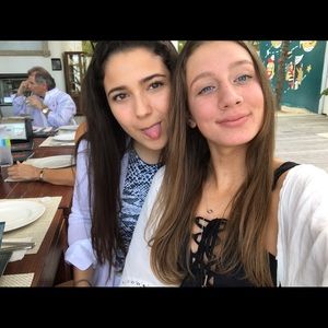 Meet your Posher, Ana