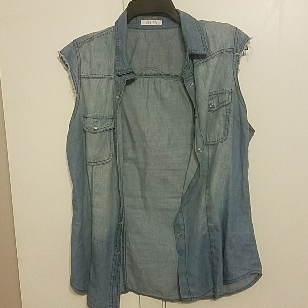 Denim sleeveless top