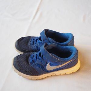Nike running shoes for boy size 12.5