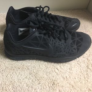 All black Nike free 5.0