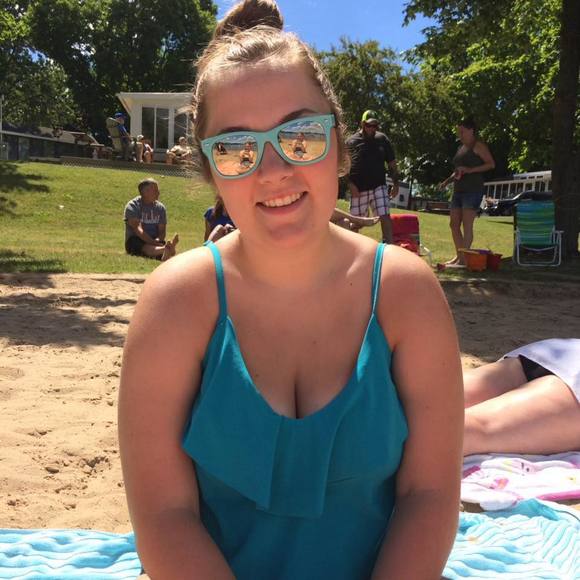 Meet your Posher, Jackie - Picture 1 of 1