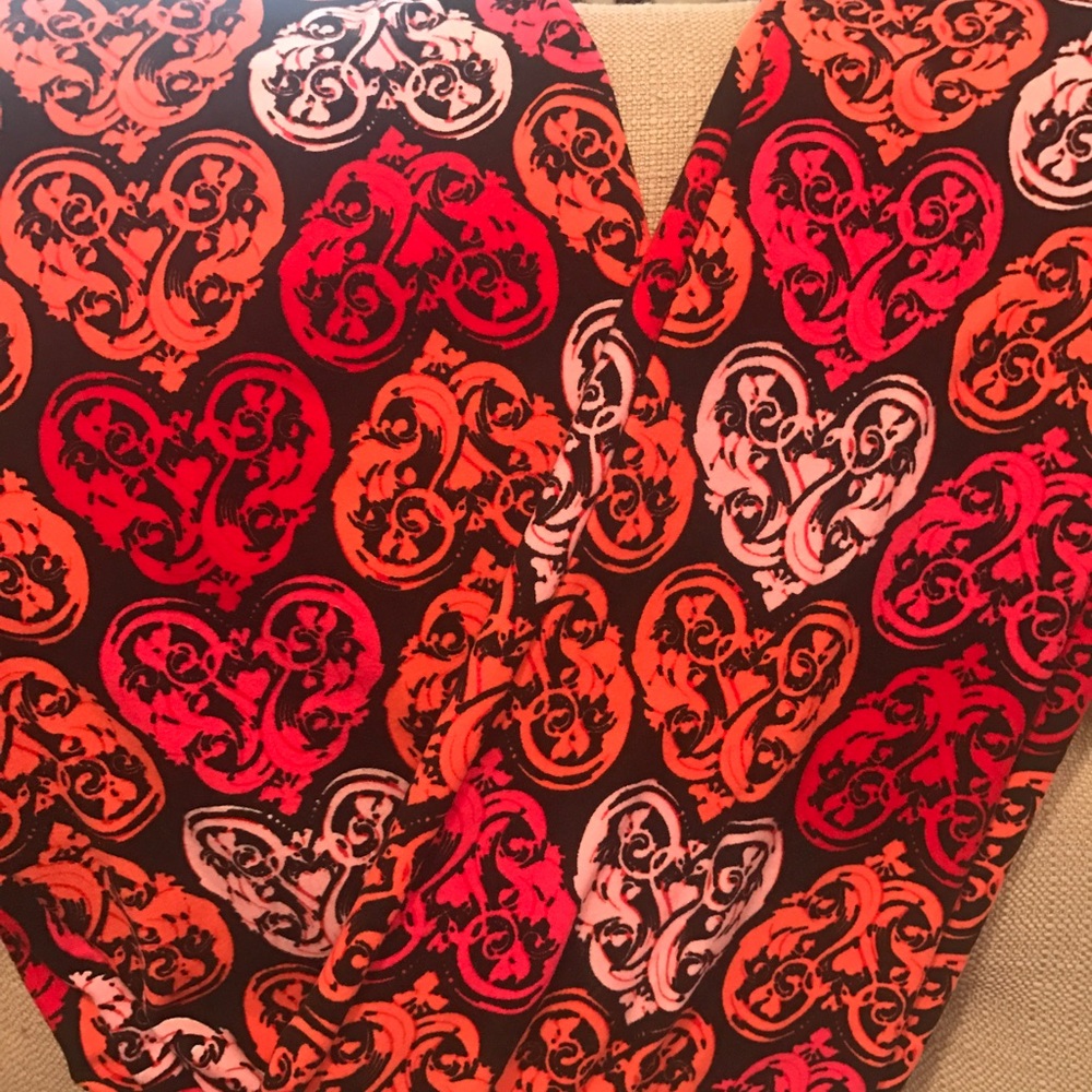 Lularoe OS Valentines Leggings