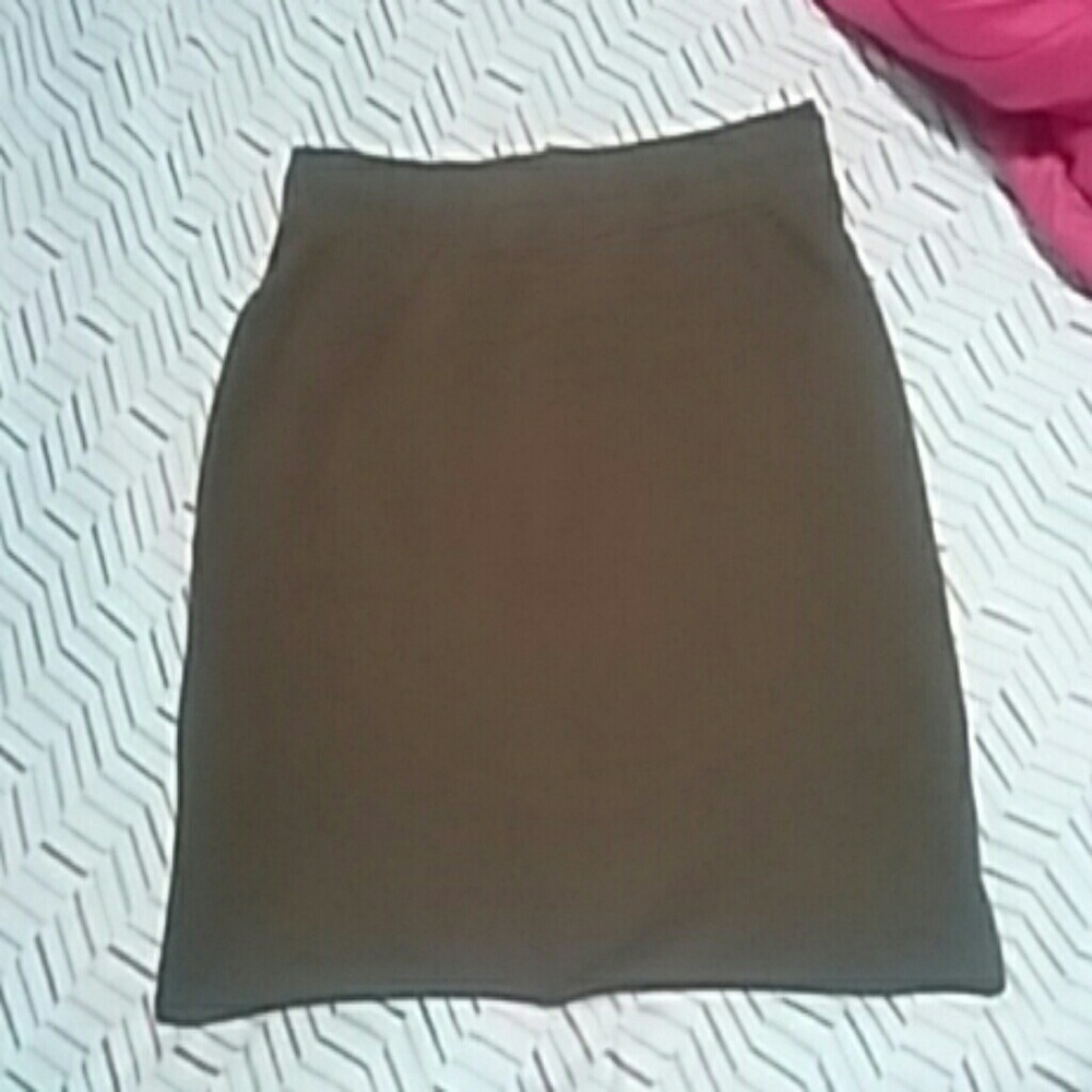 SKIRT MUST GO