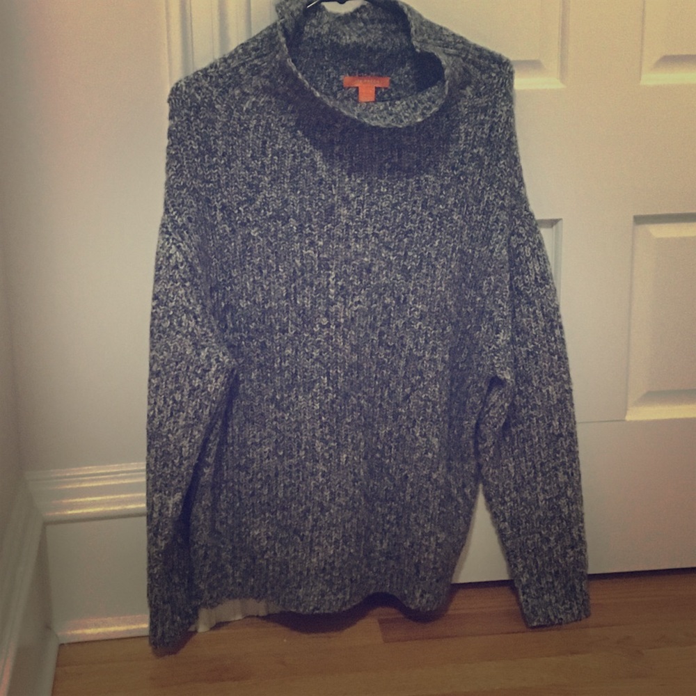 Turtle neck sweater