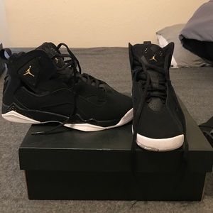 Jordan true flight BG size 6.5 barely worn