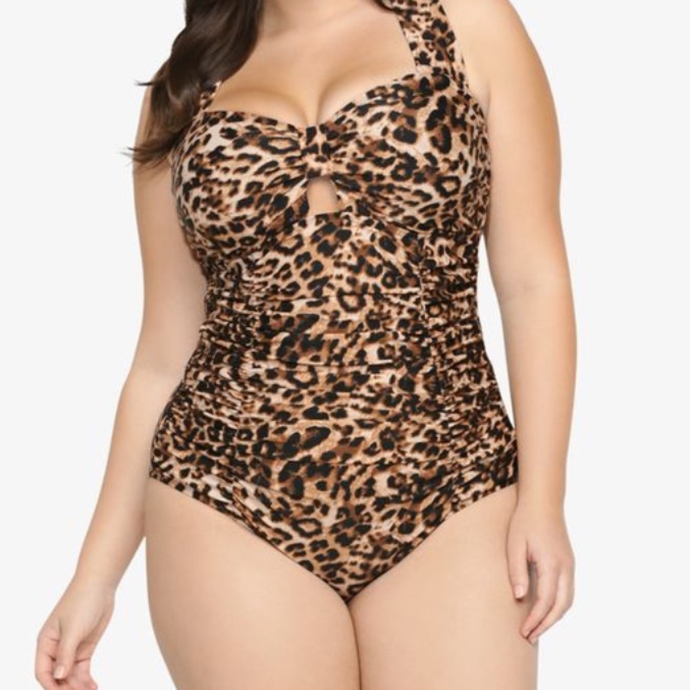 Torrid leopard one piece bathing suit, size 2X 💜