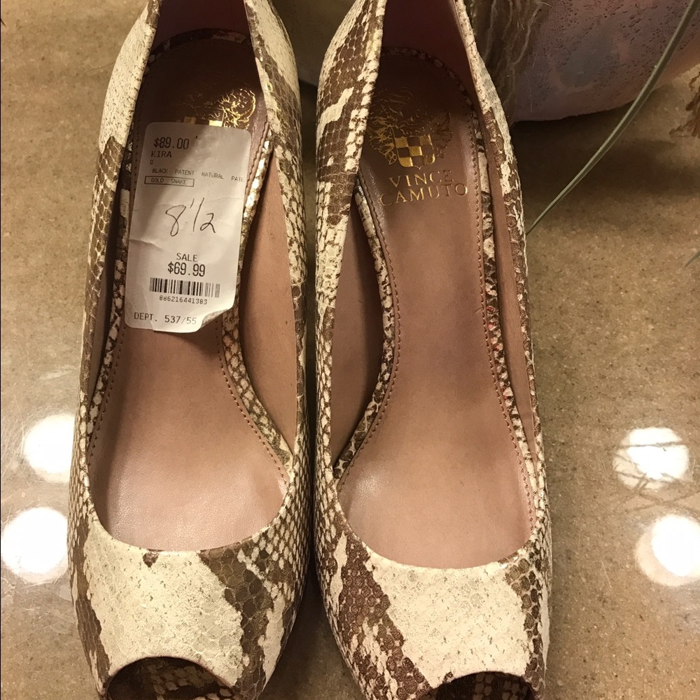 NWT Vince Camuto pumps