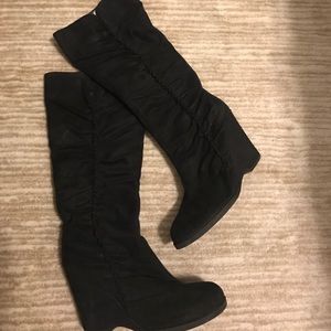 Black heel boots