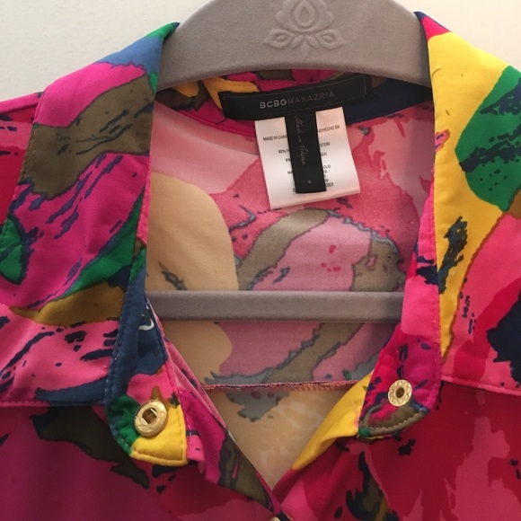 Short sleeve BCBG Maxazria blouse. Snaps! - Picture 2 of 2