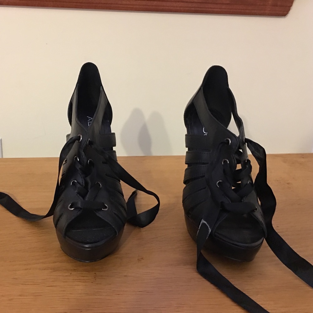 Platform heels - Picture 2 of 2