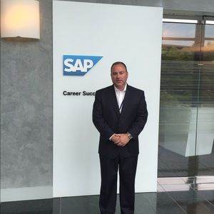 Meet your Posher, Lee