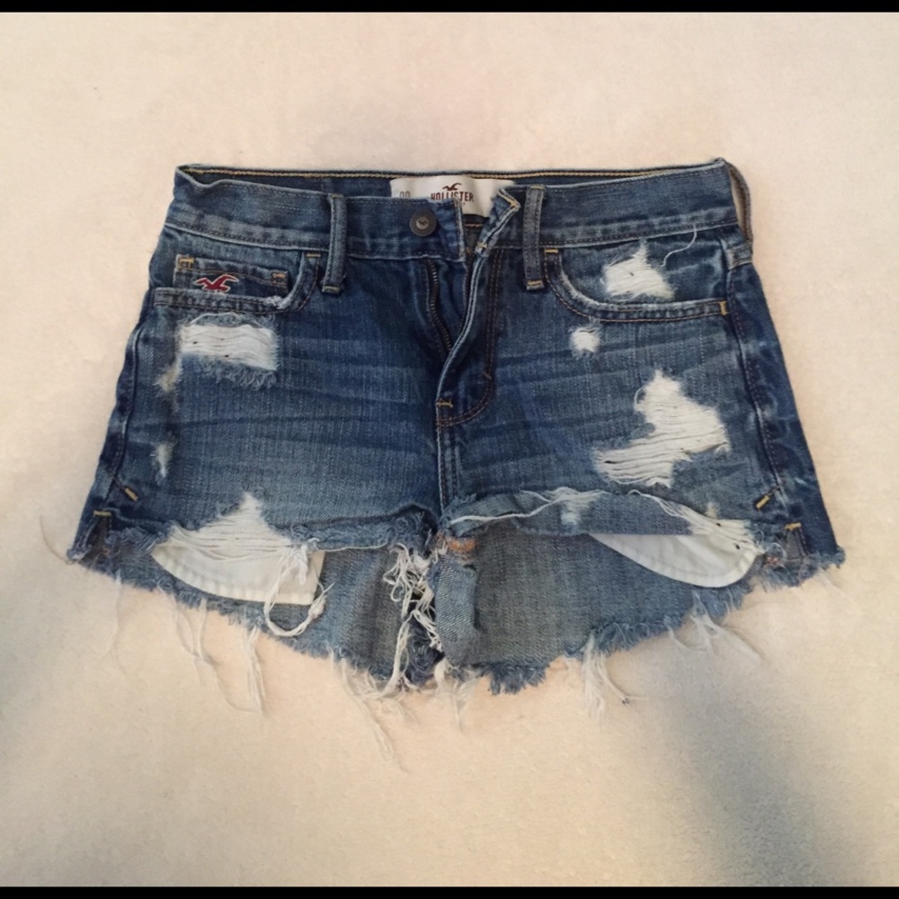 Hollister distressed shorts