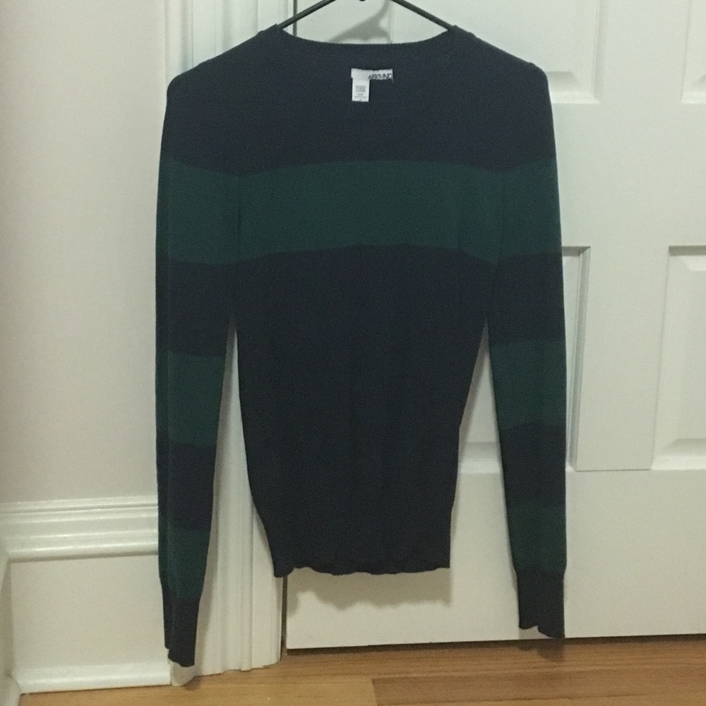 Long sleeve shirt/sweater
